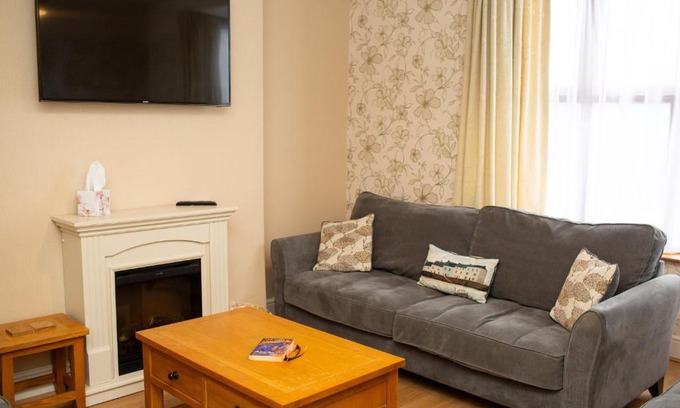 Aberystwyth House | Discover Family-Friendly Townhouse in Aberystwyth