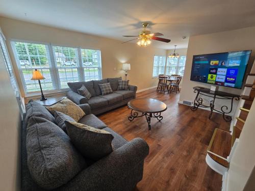 Boardman Apartment | Townhouse at 99