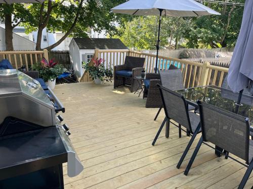 Newport East Apartment | Townhouse Close to Downtown Newport & Beaches