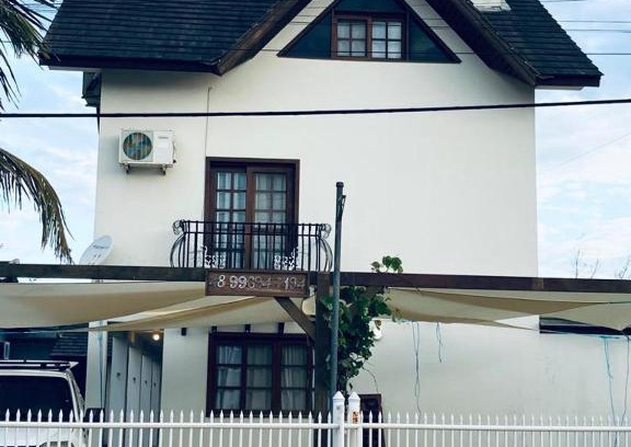Barra de Ibiraquera Apartment | Perfect Townhouse with Pool, Steps from the Beach