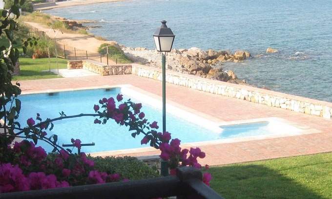 Alcanar House | Seafront Townhouse with Pool, Spa & Ocean Views