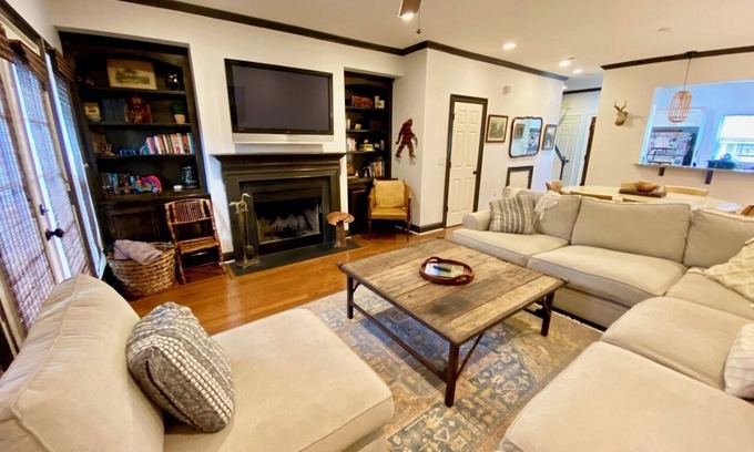 Greenville Downtown Cottage | Ideal Townhouse in West End Near Main St & Falls Park