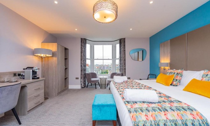 Aberystwyth Hotel | Discover Townhouse No.1: 5-Star Elegance with Top Ratings