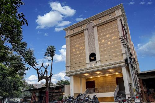 Gomti Nagar Hotel | Family-Friendly Hotel Grand Lucknow with Breakfast & Kitchen