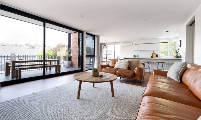 Launceston CBD House | Top-Rated Townhouse in Launceston with Family-Friendly Amenities