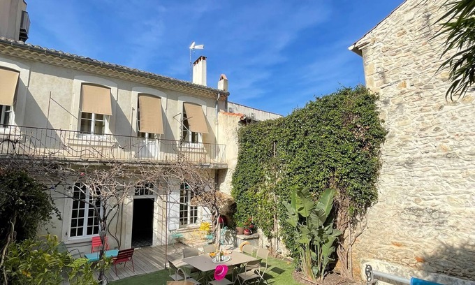 Cadereau House | Idyllic Townhouse with Pool - Experience Country Living