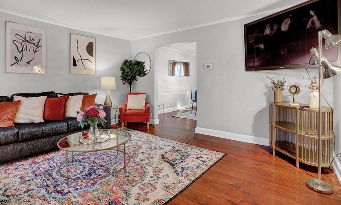 Towson House | Family-Friendly Towson Center B: Welcoming Pets Too!
