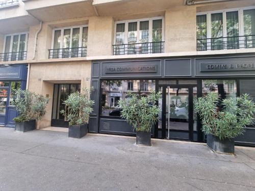 Grenelle Apartment | Beautiful Paris Studio Near Shops & Eiffel Tower - 10/10 Rated