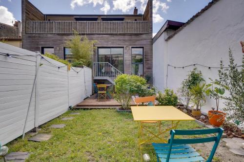 Bacalan Apartment | Beautiful Apartment with Terrace and Garden for Families