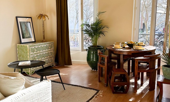 Quartier Saint-Ambroise Apartment | Bright and Inviting Apartment with 10/10 Guest Rating