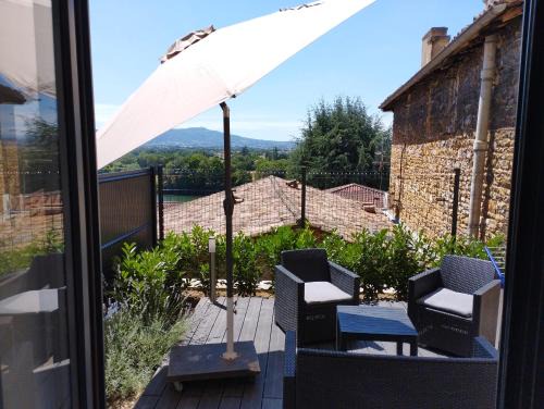 Trevoux Apartment | Delightful Trévoux Loft with Terrace - Child Friendly Escape