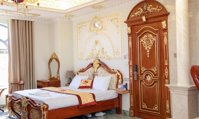 Ben Luc Hotel | Top-Rated TRÍ TÂM HOTEL with Family-Friendly Amenities