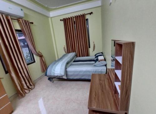 Nam Mau House | Budget-Friendly Trần Đức Hotel: Family Dining Experience