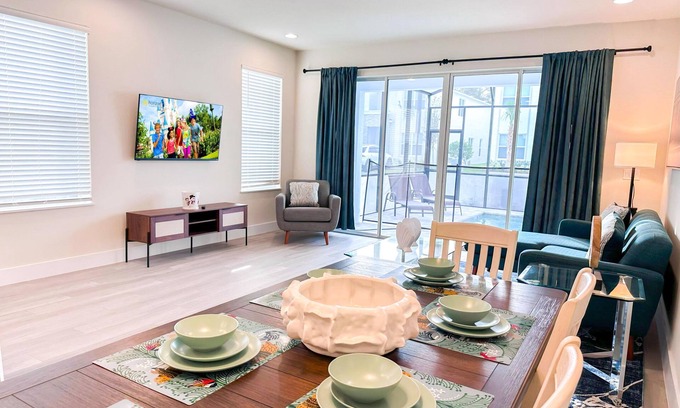 Bay Lake House | TR1399 – Modern 3BR home with Private Pool near Disney - 8 guests