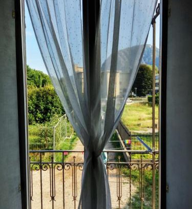 Comero Apartment | Convenient Stay Between the Station and Lake with Family-Friendly Perks