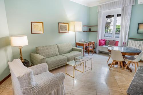 Porta Nuova Apartment | Elegant Suite Deluxe between Brera and Spiga Streets
