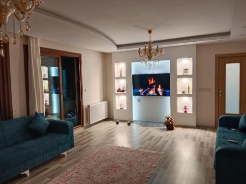 Trabzon Villa | Yalıncak Towers: Oceanfront Retreat with Pool & Hot Tub