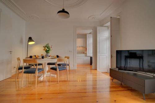 Encarnacao Apartment | Discover Tracey & Neill's Place: Family-Friendly Retreat