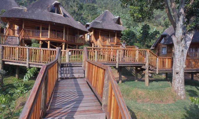 Bwindi Hotel | Experience Nature at Trackers Safari Lodge Bwindi