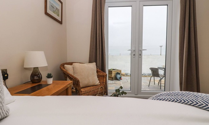 Penryn Cottage | Tractor Shed: Romantic Country Cottage with Ocean Views