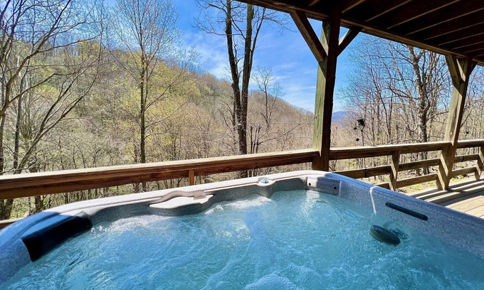 Zionville Cabin | Relax at Traders Gap: Hot Tub & Ocean View Log Cabin