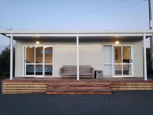 Raglan Apartment | Comfortable TradeStop Short-Term Accommodation for Families