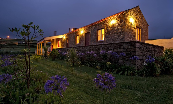 Algarvia Cottage | Tradicampo Casa da Fonte: Breathtaking Views & Garden Oasis
