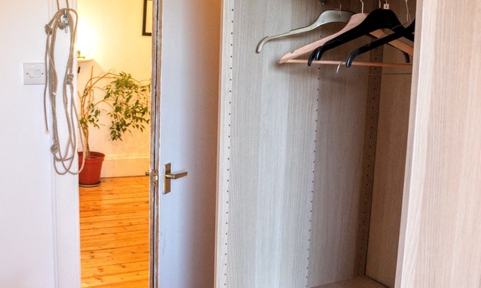 Bruntsfield Apartment | Cozy Meadows Apartment - Family-Friendly with Spa & Breakfast