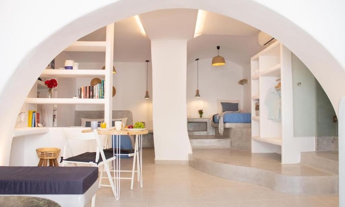 Marpissa Apartment | Budget-Friendly Traditional Arch House in Paros - 10/10 Rated