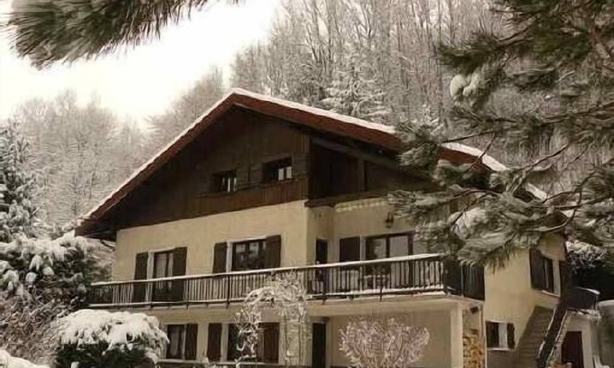 Seez Apartment | Idyllic Chalet Near Alpine Resorts with Pool & Breakfast