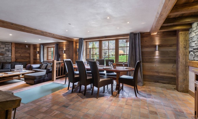 Le Raffort Ski Chalet | Inviting Chalet Méribel: Ideal for Families with Hot Tub