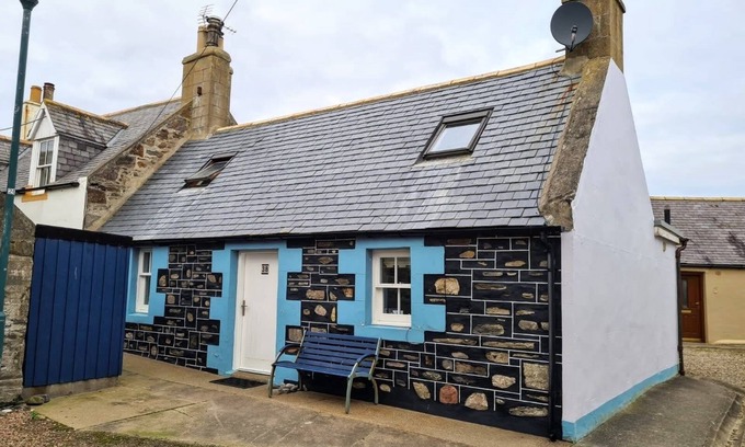 Banff Cottage | Cozy Cottage Steps from Harbour & Beach - Guest Rated 10/10