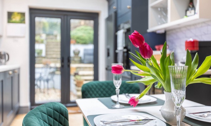 Ampleforth Cottage | Charming Traditional Country Cottage - Pet Friendly Retreat