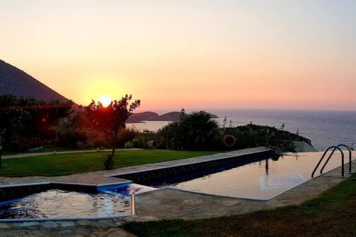 Drosia Villa | Experience Traditional Cretan Style Villa with Ocean Views
