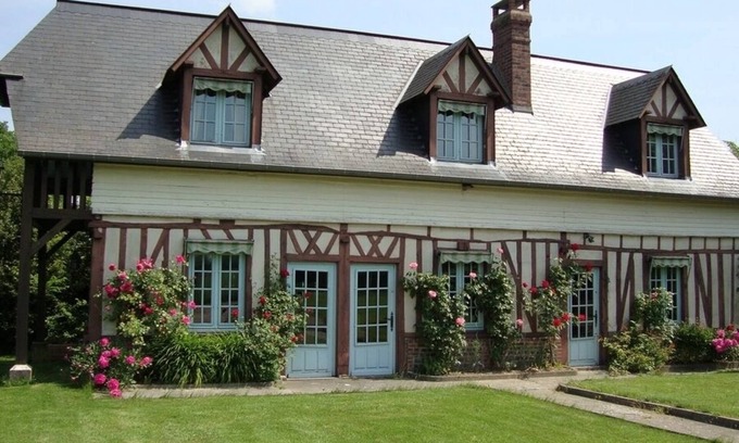 La Noe-Poulain House | Discover the Traditional Gîte Normand: Guest Rated 9.8/10