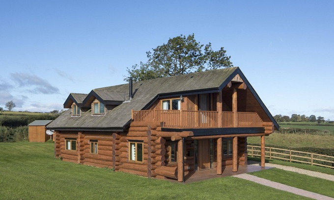 Ripon Cabin | Scenic Scandinavian Log Home with Ocean View & Spa