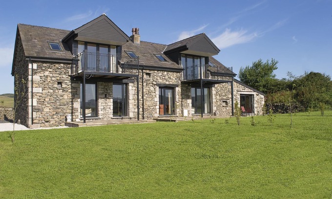 Kendal Cottage | Charming 2-Bedroom Cottage Near Lake District - Rated 10/10