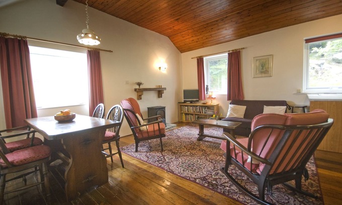 Barkisland Cottage | Pet-Friendly Stone Cottage in Barkisland with Scenic Views
