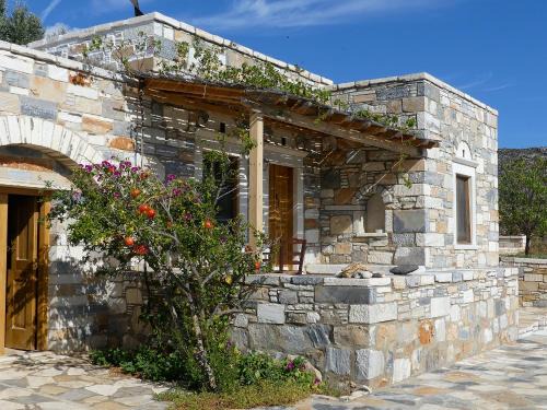 Naxos Apartment | Quaint Azalas Cottages with Ocean View & Private Beach