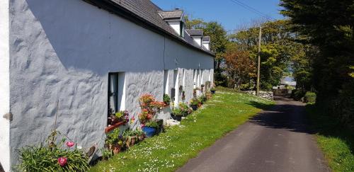 Castlegregory House | Experience Stradbally Cottages: 4-Star Family Retreat