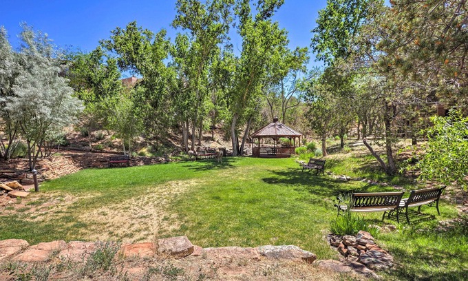 Santa Fe Apartment | Traditional Adobe Casita with Pool - Steps from Downtown