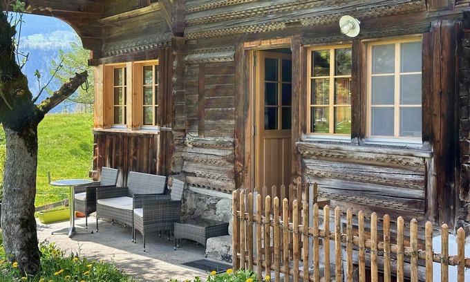 Meiringen Ski Chalet | Charming Traditional Swiss Chalet in Jungfrau Region