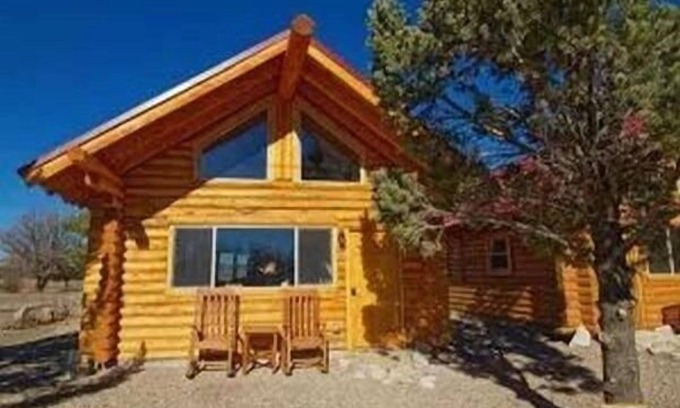 Coolidge Bed & Breakfast | Guest Rated: Trail City Bed & Breakfast with Delicious Breakfast