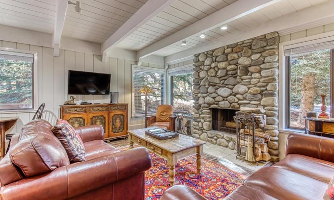 Sun Valley Hotel | Enjoy Trail Creek: Family-Friendly Stay with Pool & Hot Tub