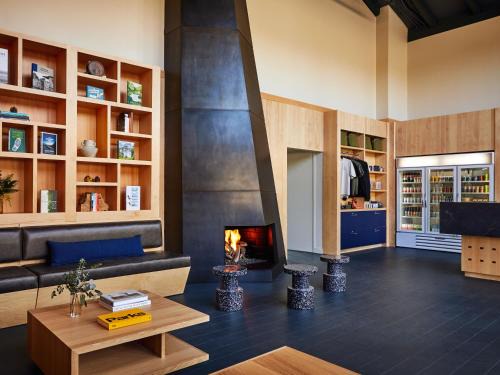 Estes Park Hotel | Experience Trailborn Rocky Mountains Outpost with Ocean View