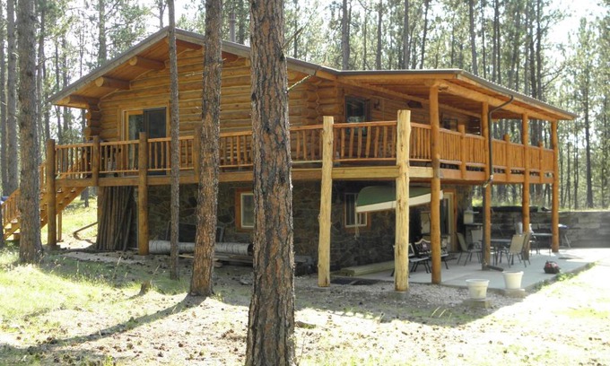 Custer House | Discover Trails End Lodge: Pet-Friendly Family Retreat