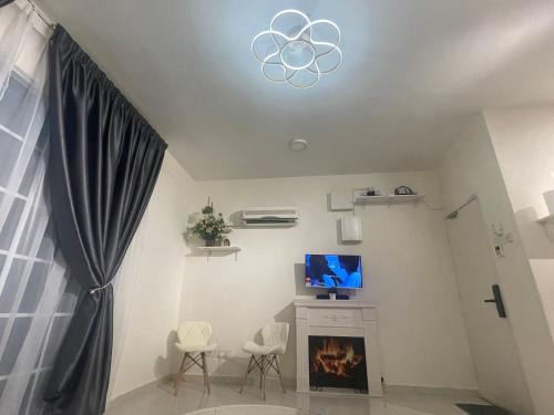 Kampar Apartment | Relax at Trails of Kampar: Family-Friendly with Pool Access