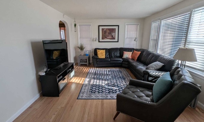 Raytown House | Pet-Friendly Trailview: Steps from Stadium & Family Amenities