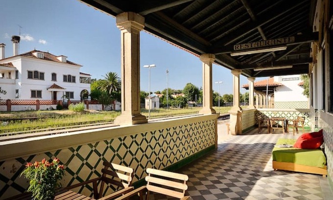 Beira Cottage | Charming Train Spot Guesthouse with Ocean Views & Spa