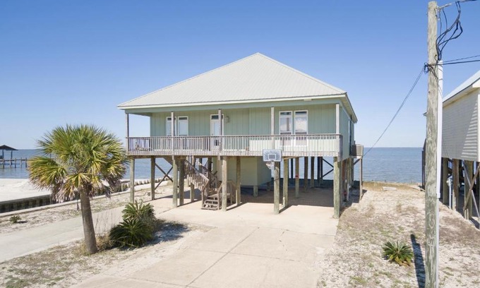 Silver Cay House | TraMarLis - Bright Bayfront Home with Unobstructed Views